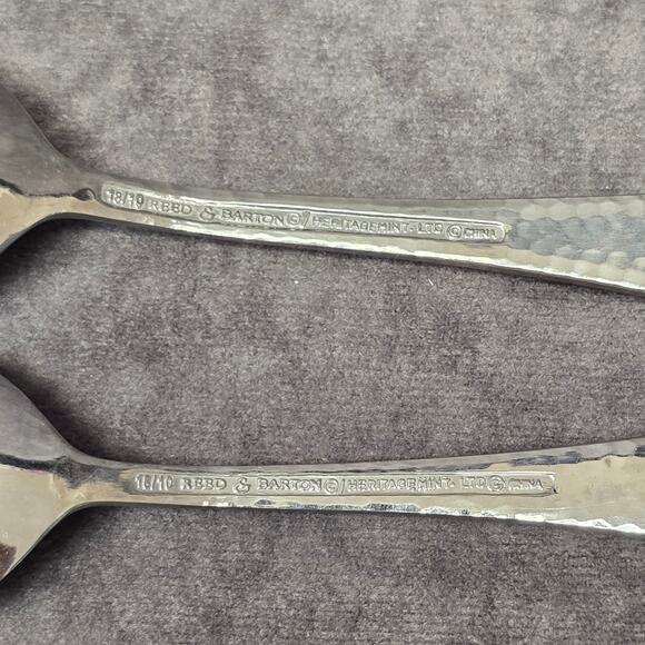 Reed & Barton 18/10 Stainless Hammered Antique Dinner Spoon Flatware Silverware - Picture 4 of 5